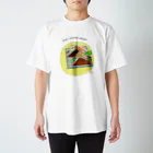 イラストレーター/津野田千里の半熟目玉焼きサンドイッチ Regular Fit T-Shirt