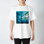 Lovers-chapelのサーファーと海 Regular Fit T-Shirt