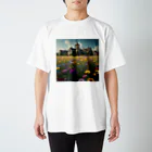 ハピネスの廃墟と花 Regular Fit T-Shirt