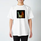 おむつ猫とびちゃんのぢっとおやつを見る猫 Regular Fit T-Shirt