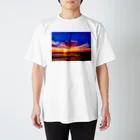 海のアーティスト　belle paysageのbelle paysage 湘南の夕焼け Regular Fit T-Shirt