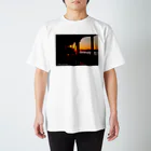 海のアーティスト　belle paysageのbelle paysage 朝の江ノ電 Regular Fit T-Shirt