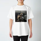 Moon_Howlの崖端の狼 Regular Fit T-Shirt