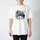 archifrogの落水荘風の建築物に佇むカエル Regular Fit T-Shirt