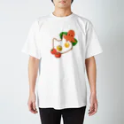 きょううんRRR・SUZURI支店のネコさん目玉焼きとタコさんウインナー Regular Fit T-Shirt