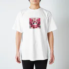 ゴマゴマ5050のピンク色の妖精が、そのかわいらしい大きな目であなたを見つめています Regular Fit T-Shirt