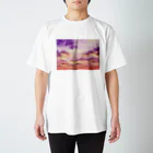 水彩色鉛筆チャンネルの紫色の雲と夕焼け（水彩色鉛筆画） スタンダードTシャツ