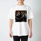 fumi_sportsの絵画人、ゴリラ Regular Fit T-Shirt