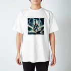 アニマルxスポーツグッズ「アニマル・ヒーローズ」の『キリンKOJIRO - 波乗り嵐での挑戦』 Regular Fit T-Shirt