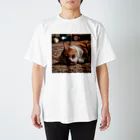 IKEDAYAの寝ている猫 Regular Fit T-Shirt