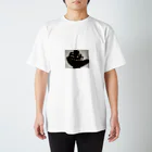 お父さんと愉快な仲間たちの部屋の影です。 Regular Fit T-Shirt