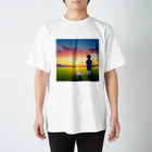 musashiyaの夕日とサッカー少年 Regular Fit T-Shirt