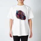 greenartのエスニック孔雀 Regular Fit T-Shirt