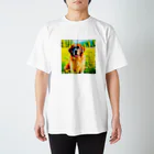 犬好きのしましまの水彩画の犬 花畑のセントバーナードのイラスト スタンダードTシャツ