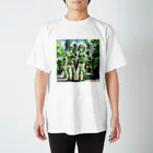 シロクマペンギンのグリーンメカニカルガール Regular Fit T-Shirt