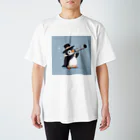 ganeshaのおもちゃの望遠鏡でかわいいペンギンに会おう Regular Fit T-Shirt