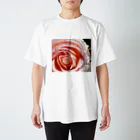 癒しの音楽の森の癒しのローズ Regular Fit T-Shirt