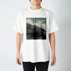 1000のモノクロ_丘 Regular Fit T-Shirt