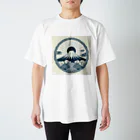 Cool Japanese CultureのMinimalist Traditional Japanese Motif Featuring Mount Fuji and Seigaiha Patterns Regular Fit T-Shirt