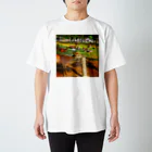 ならばー地亜貴(c_c)bのあごのせ奈良の鹿 Regular Fit T-Shirt