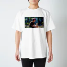 Happy-catの森の中の少年と猫 Regular Fit T-Shirt