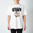 真希ナルセ（マキナル）のお世話スタッフ(柴犬/赤柴) Regular Fit T-Shirt