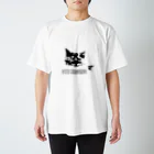 izuU shopのさび猫まさみのぎゅっとハグ Regular Fit T-Shirt