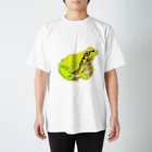 kiyoshisunの黄緑色のカエルです。 スタンダードTシャツ