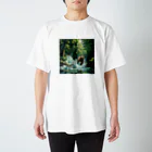 ドライバーの熊と鮭 Regular Fit T-Shirt