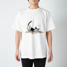 quutaro design shopのヨガするヨガーニャ Regular Fit T-Shirt