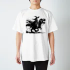 PALA's SHOP　cool、シュール、古風、和風、の恐竜に乗る荒れ地の魔女 スタンダードTシャツ