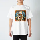 ゆまちゃんの開運雑貨屋さんの人を招く左手招き猫ミュシャ風 スタンダードTシャツ