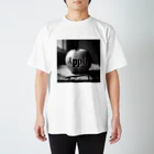 yuriseのモノトーンAppleグッズ Regular Fit T-Shirt