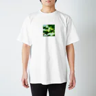 enodeaouの立っている木の枝 Regular Fit T-Shirt