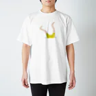 キイロイロの足．山吹 Regular Fit T-Shirt