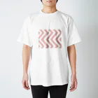シンプルデザインのグラフィック模様ピンク Regular Fit T-Shirt