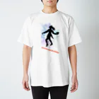 Lily bird（リリーバード）のジャズダンサーシルエット 大きな光 英字ロゴ Regular Fit T-Shirt