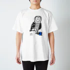 ハヤシアカネの本好きフクロウ Regular Fit T-Shirt