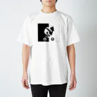 ゴータ・ワイの白黒猫ちゃん A Regular Fit T-Shirt