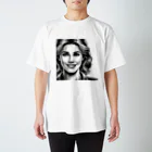 jittamanの微笑む女性 Regular Fit T-Shirt