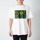 すみれ色のいえの夏のきいろのおはな スタンダードTシャツ