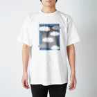 ぴゅるりんこよしだ。のがくのなかの世界　くもり Regular Fit T-Shirt