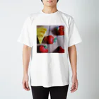 ユーサクのmorning strawberry Regular Fit T-Shirt