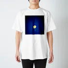 菜の花の夜空に浮かぶ一輪の花 スタンダードTシャツ