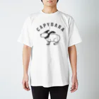 Aliviostaのカピバラ 動物イラスト カレッジロゴ Regular Fit T-Shirt