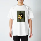 田尾そうじの髪をとかす女と、とかされる少女 Regular Fit T-Shirt