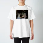 実優の彼女とゲーセン Regular Fit T-Shirt