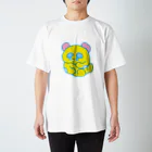 SHOP味み suzuri店の駄菓子屋にいた黄色 Regular Fit T-Shirt