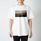 何気ない日常に小さな幸せの夕涼み Regular Fit T-Shirt