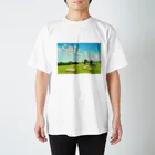 ひつじ好きのみそうギャラリーの【ひつじ】コッツウォルズの牧場 Regular Fit T-Shirt